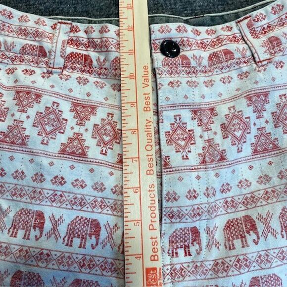 Vintage Caffeine Brand Elephant Geometric Red White Print Shorts Mens 34 Waist - Picture 7 of 8